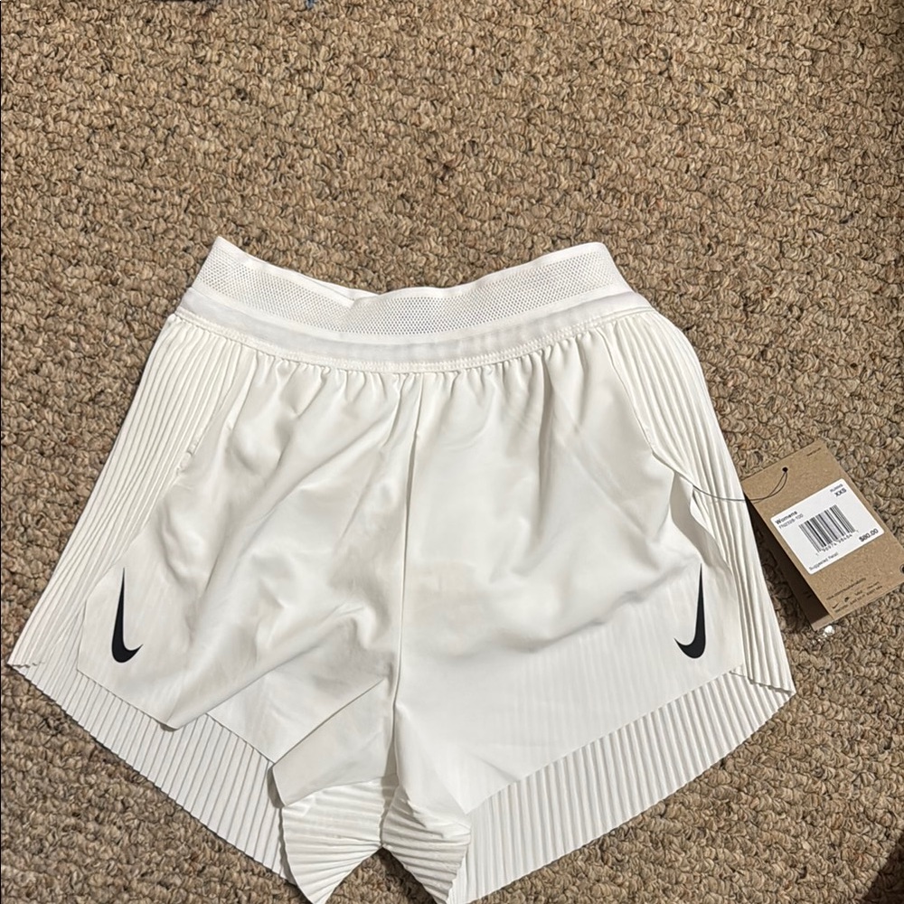 Women’s nike aero swift shorts